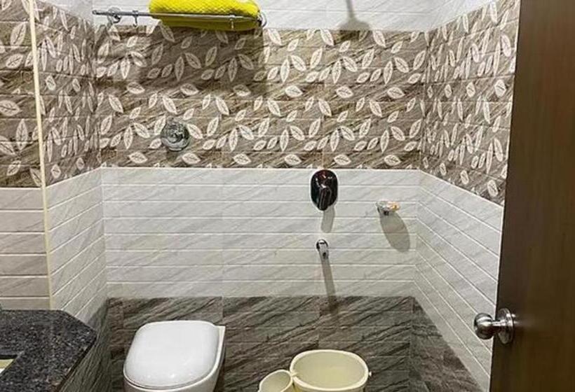 Fabhotel Gvr Grand