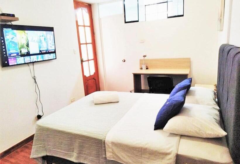 بنسيون Hermosa Habitación C/ Baño Privado   Huacachina