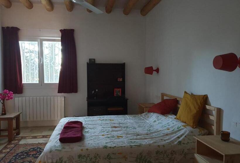 بنسيون Milagro De Algar