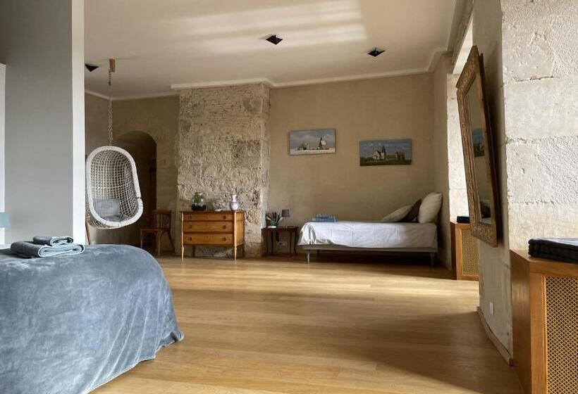 住宿加早餐  Chambre D Hôte, Château De Meauce Louise Et Marie