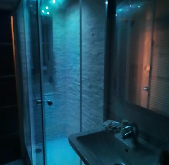 تختخواب و صبحانه Giuchi Bed E Breakfast