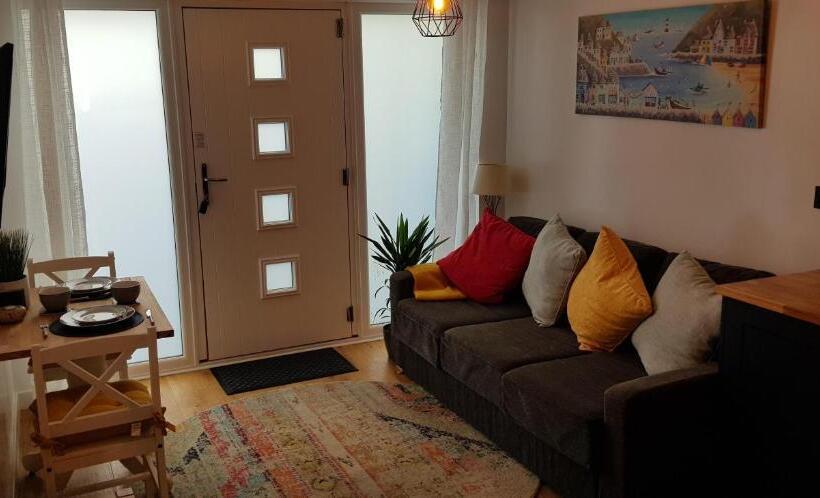 مبيت وإفطار Hill House Lodge
