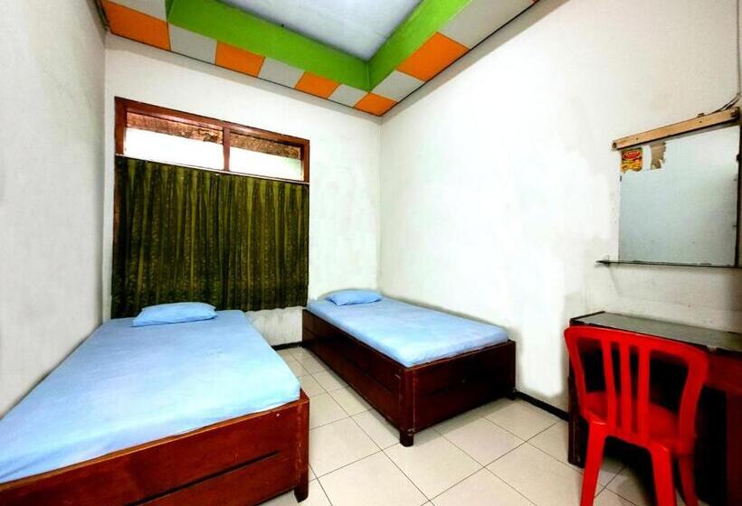 ホテル Dirgahayu Ponorogo