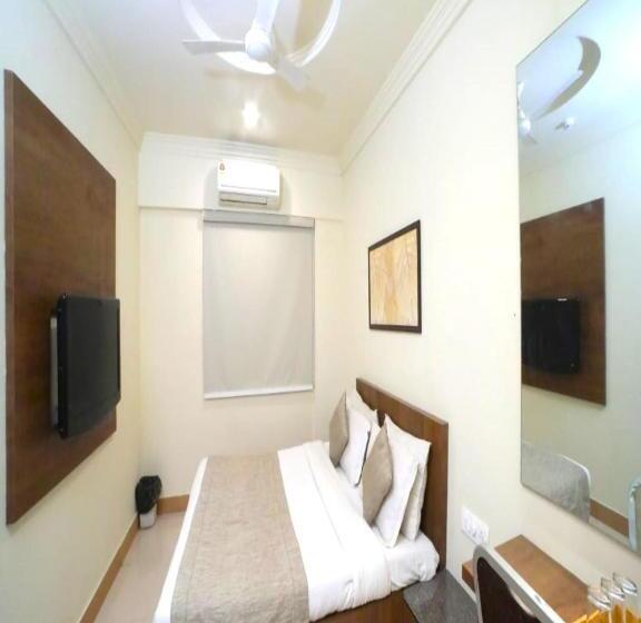 Otel Pine Tree