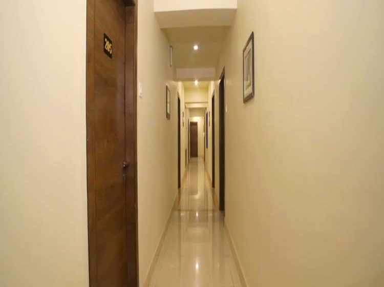 Otel Pine Tree