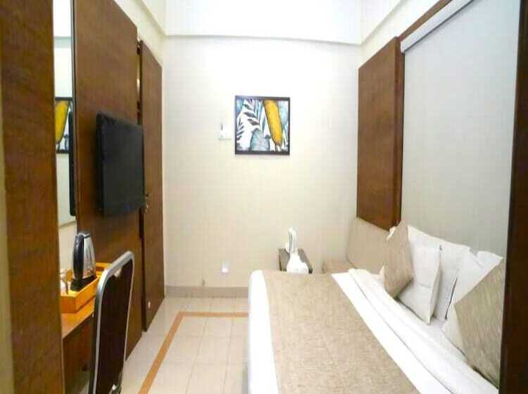 Otel Pine Tree