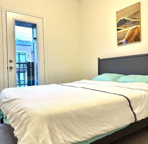 بنسيون Private Room In A Brand New House Ajax Greater Toronto, 30 Min To Pearson Airport