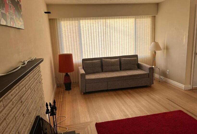 Пансион Private Queen Bed In Delta/surrey With Garden View
