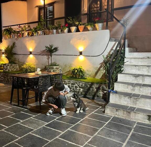 Bed and Breakfast Aati Cafe