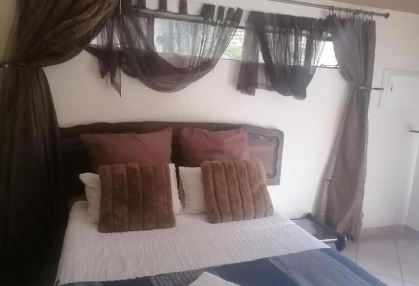 تختخواب و صبحانه Two Summers Guesthouse