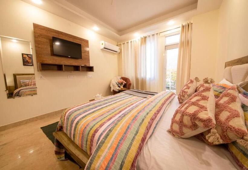 فندق B2l Hills At Tapoavn