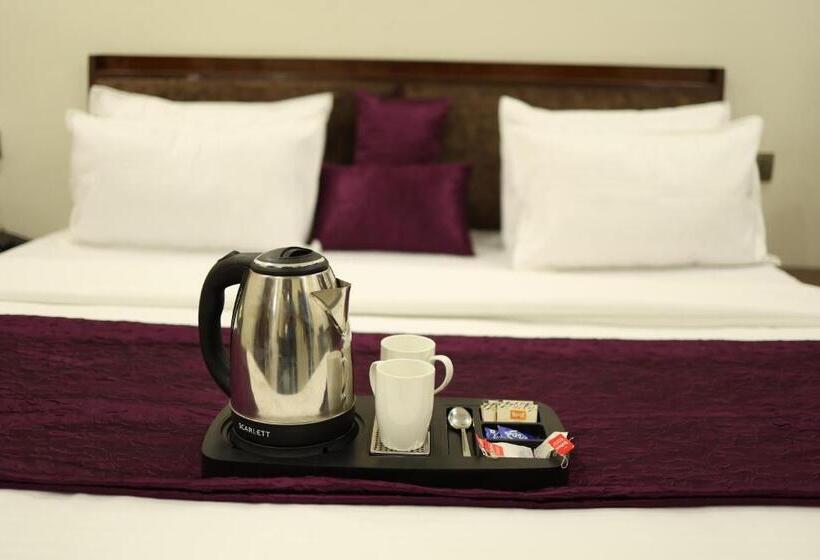 فندق B2l Hills At Tapoavn