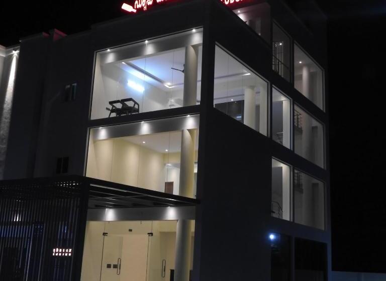 호텔 Nueva Boarding And Lodging