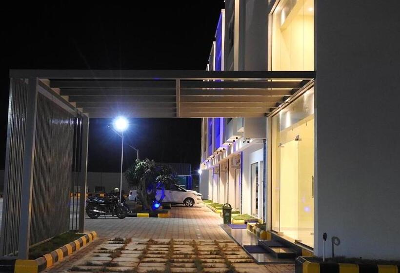 호텔 Nueva Boarding And Lodging