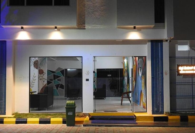 호텔 Nueva Boarding And Lodging