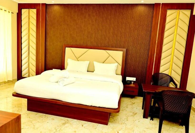 בית מלון כפרי Downtown Pr Groups Raashi Residency