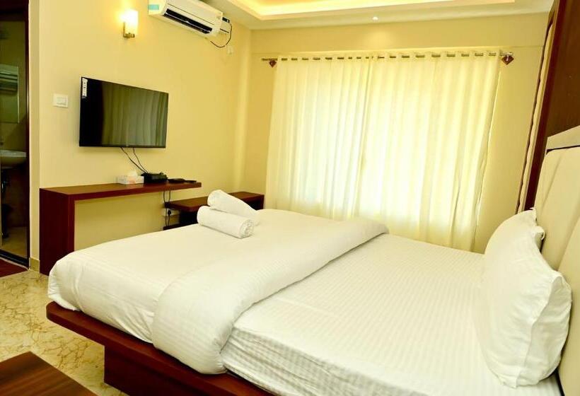 בית מלון כפרי Downtown Pr Groups Raashi Residency