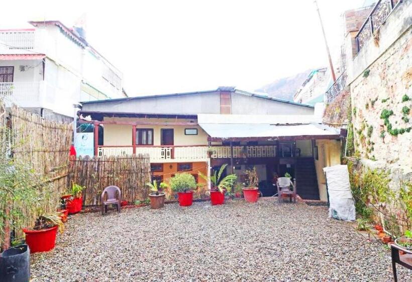 ホテル Hidden Chalet Nainital Near Mall Road   Luxury Room   Excellent Customer Service