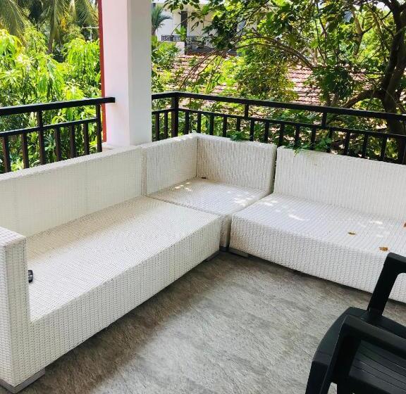 بنسيون Green Leaf   Negombo