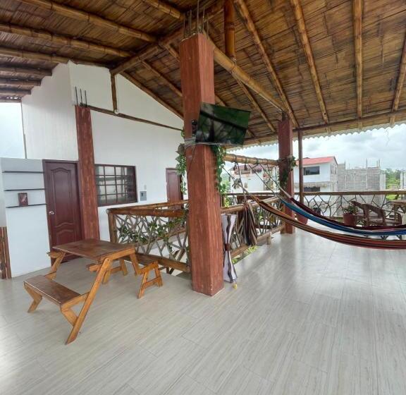 Пансион Habitación Grupal Cerca De La Playa, Montañita Wanderlust