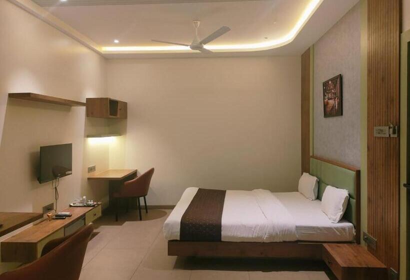 فندق Amar Palace Ahmednagar
