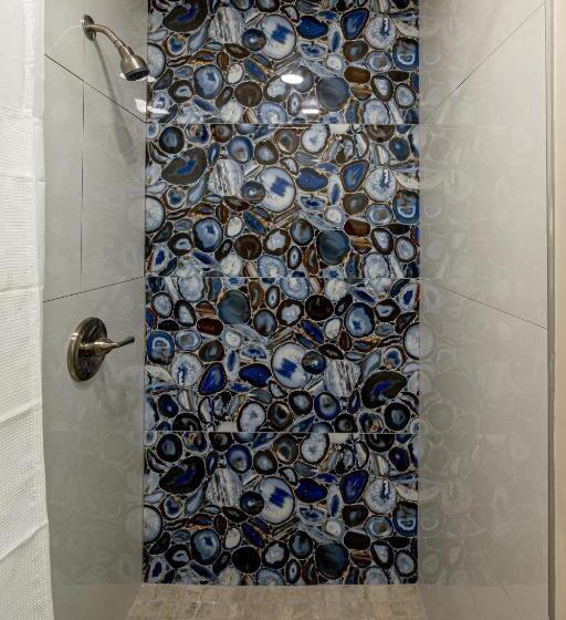 Отель Exclusivo Inn And Suites Near Arlington Stadium