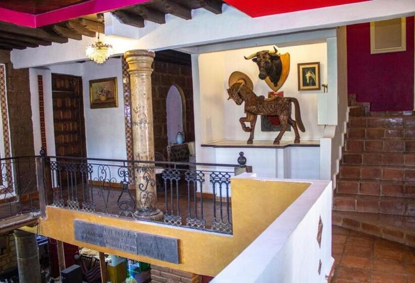 هتل Solache Inn