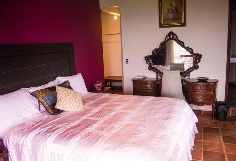هتل Solache Inn