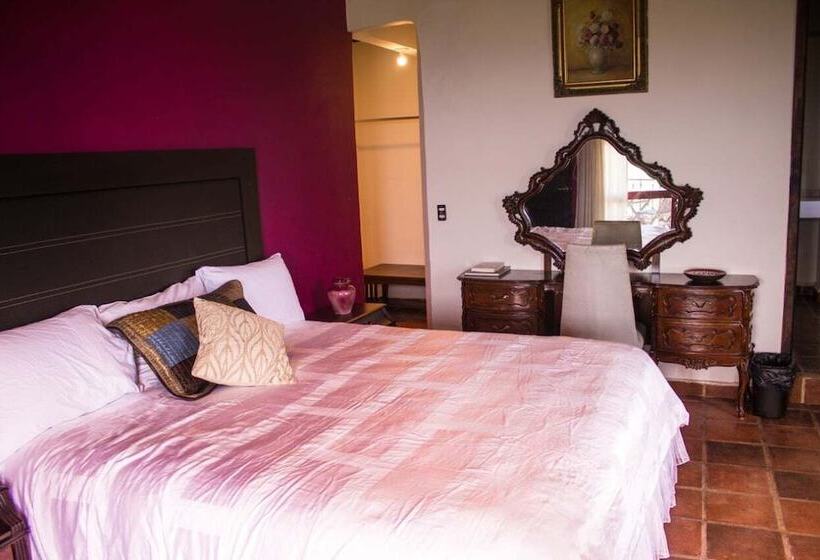 هتل Solache Inn