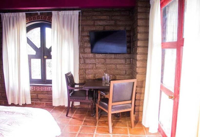 هتل Solache Inn