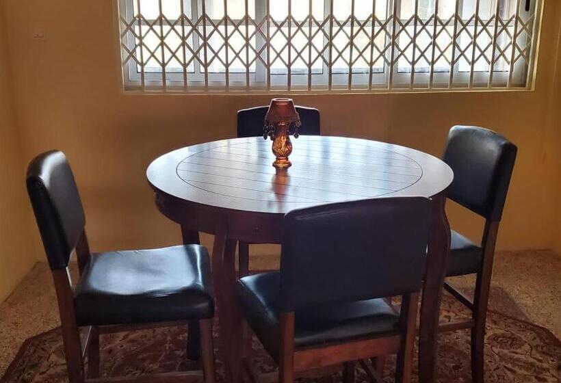 بنسيون Casa Consuelo Guest House