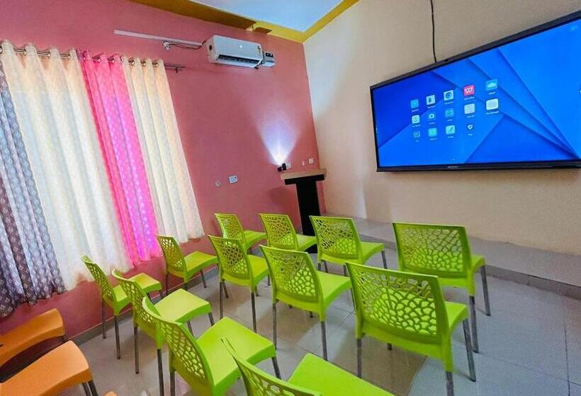 פנסיון Cohouse