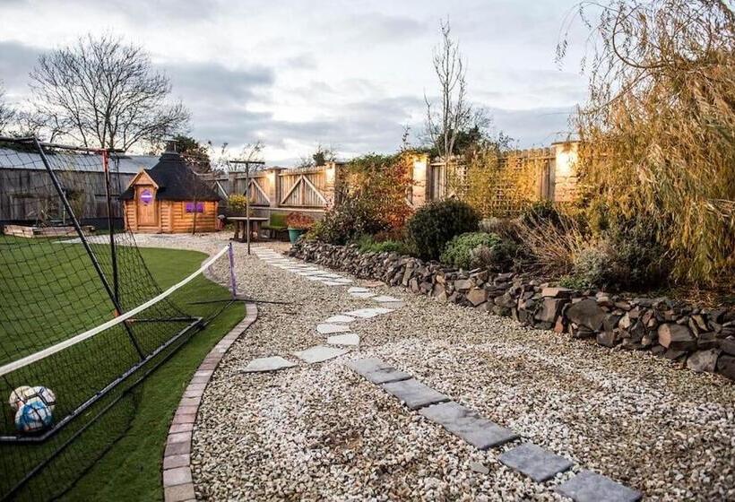 פנסיון Drumbo Country House