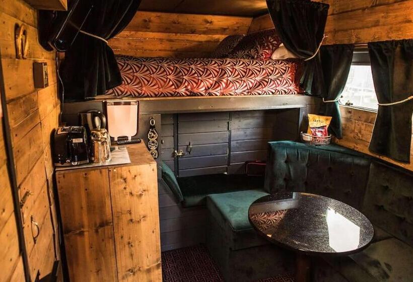 פנסיון Drumbo Country House