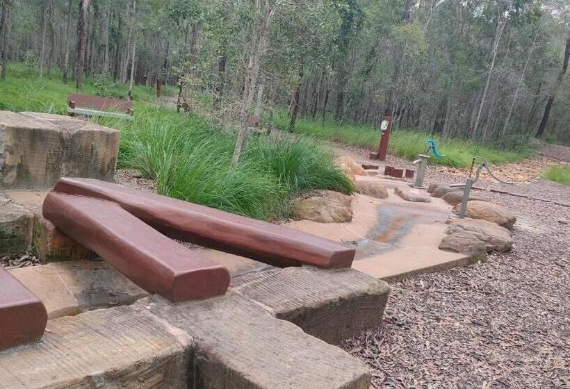 펜션 The Woodlands Hideaway   Premium Acreage Guesthouse