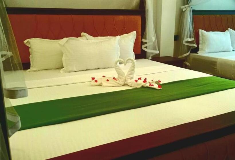 مبيت وإفطار Tharumini Villa