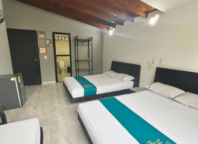 هتل Casa Botero Medellín