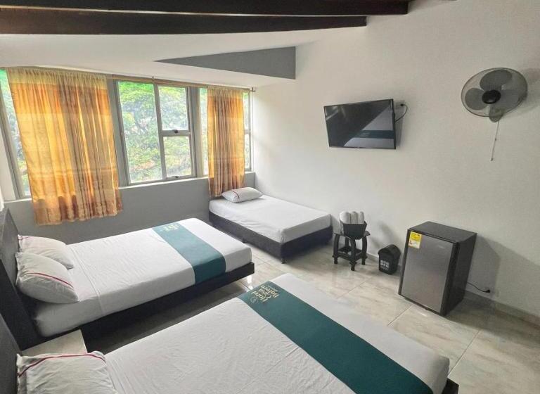 هتل Casa Botero Medellín