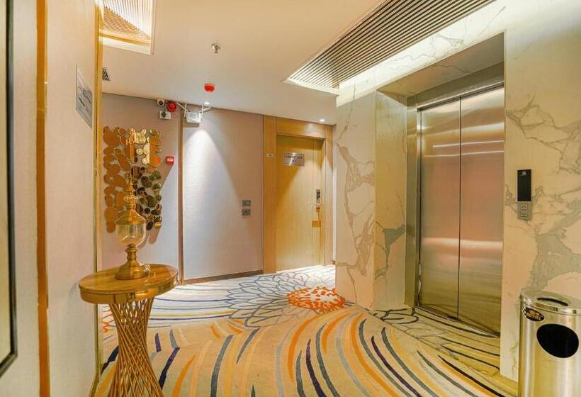 هتل Levelup Signature