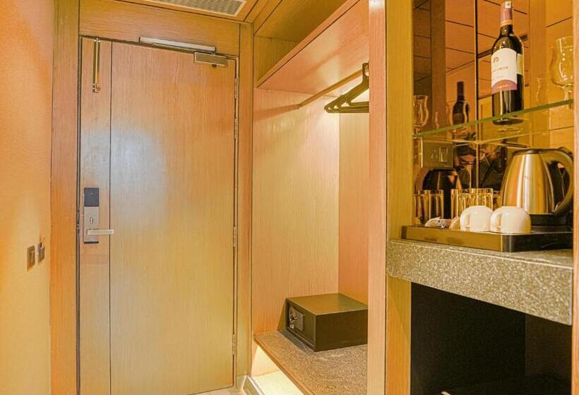 هتل Levelup Signature