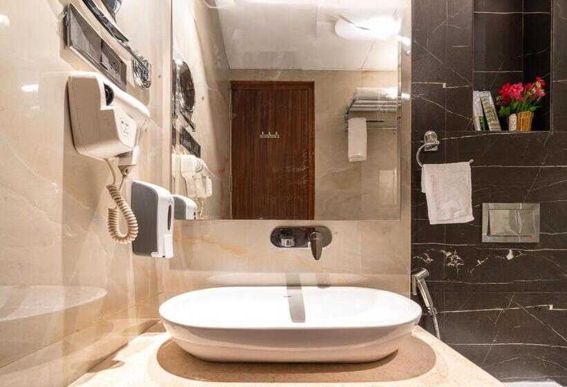 בית מלון כפרי Treebo Premium Heritage Grand  Majiwada Thane