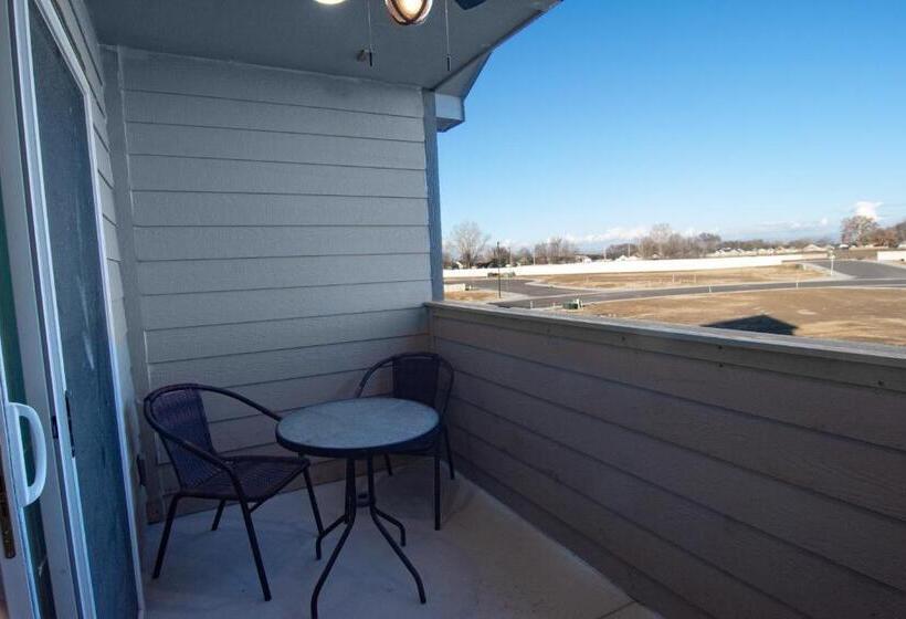 بنسيون Caldwell Cliff Swallow Guest House