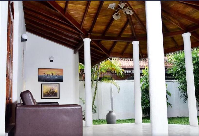 Пансион Thushine