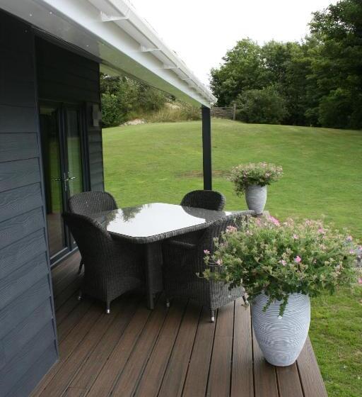 تختخواب و صبحانه The Cabin 2 Bedroom Property