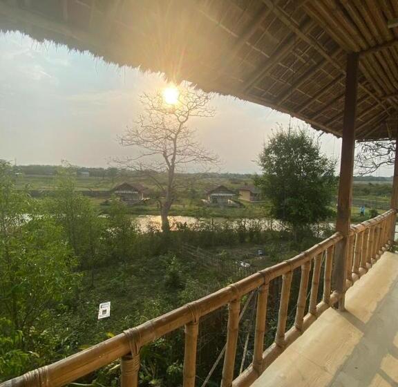 فندق Camellia Bagh Resort. Under Pabhojan Tea Tourism