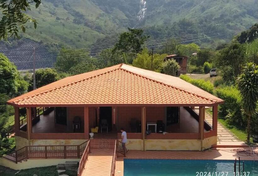 בית מלון כפרי Mountain View