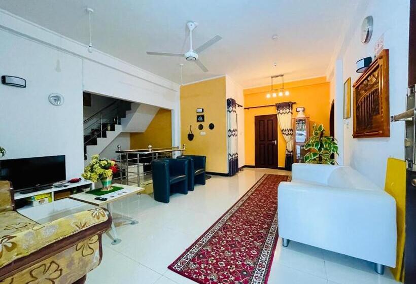 בית מלון כפרי Rathnayake Rest