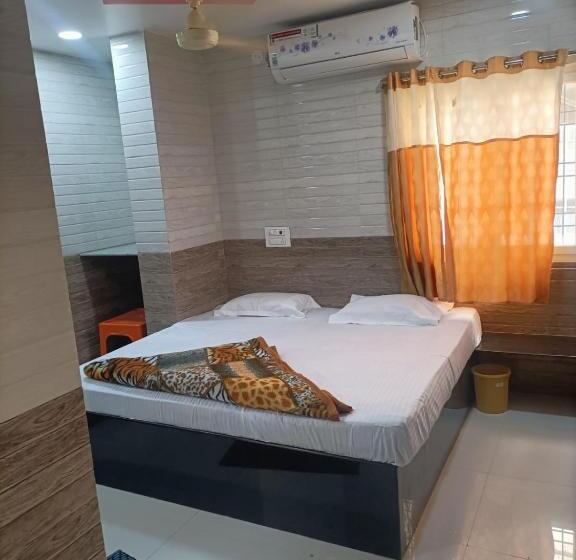 Отель Sri Guru Natha Residency