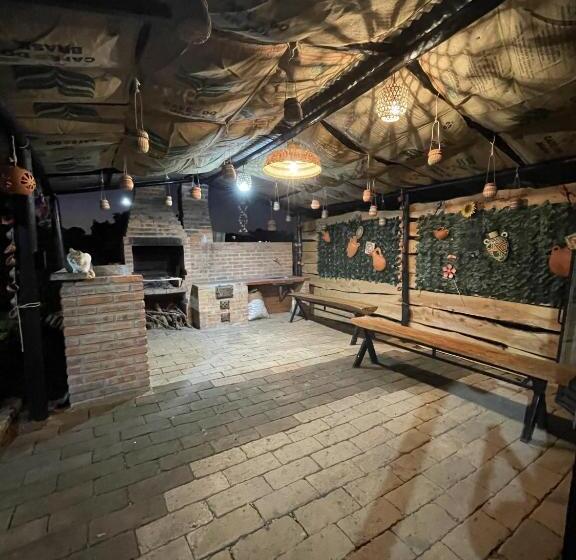 پانسیون Hostal Greenlandomesa