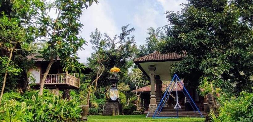 펜션 Mesari Cottage Guest House